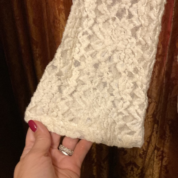 INC petite women’s long sleeve lace bell- sleeve turtleneck top with zip back. - Picture 3 of 7